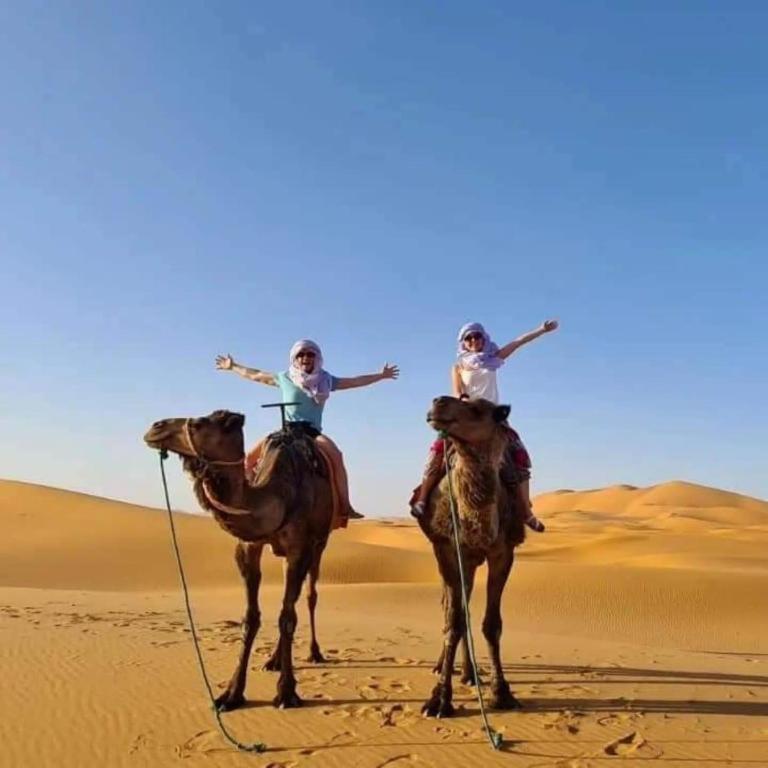 فندق Blue Sky Luxury Camp مرزوكة المظهر الخارجي الصورة