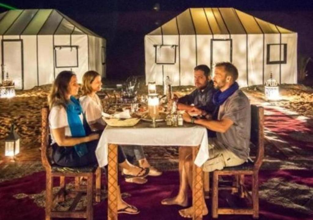فندق Blue Sky Luxury Camp مرزوكة المظهر الخارجي الصورة